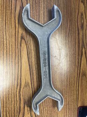 25h250-200 Dixon Used Wrench 3 Inch And 1/2