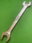 Snap-on Professional Hand Tools Usa Sae 5/8" X 11/16" Open End Wrench Mpn VO2022. Fixed Price $10.77.