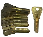 Lot Of 9 Star Key Blanks Usa Brass Nos 5WR2 Weiser Locks Ilco 1054WB. Fixed Price $19.95.