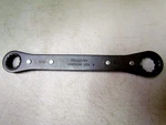 New Snap On GR2024A 3/4" 5/8" 12-POINT Degree Offset Ratcheting Box Wrench. Fixed Price $19.95.